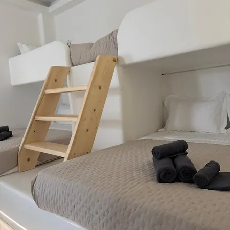 Brand-new In The Heart Of Chora Lägenhet *